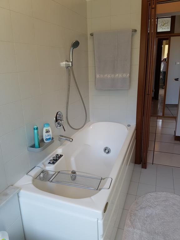 Casa Elena Apartment Albese Con Cassano ภายนอก รูปภาพ