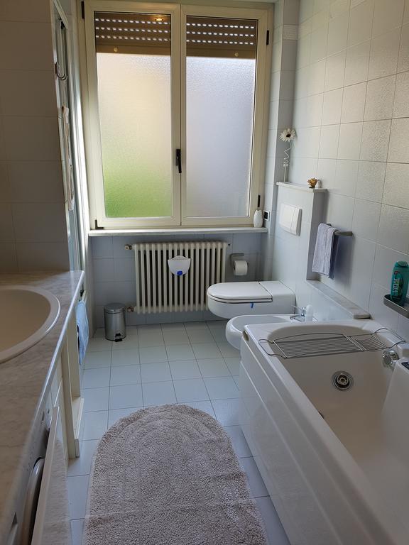 Casa Elena Apartment Albese Con Cassano ภายนอก รูปภาพ